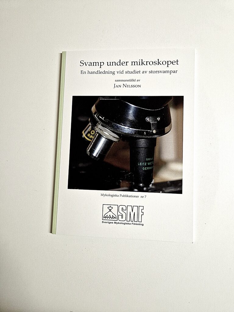 Cover: Svamp under mikroskopet